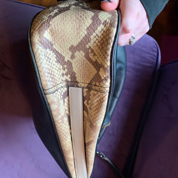Authentic Coach Snakeskin detailed black handbag - Picture 5 of 7